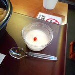 担担麺や 天秤 - 杏仁豆腐