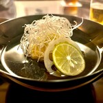 樋口 - お椀はひろうすに蓮根とたっぷりの白髪葱。ひろうすの中からは柔らかな鮑が姿を現しました。