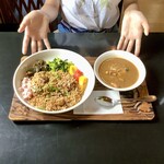 スプーンソング - 【8月10日(木)】チキンコランブ(カレー)＆チキンビリヤニ