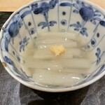 新屋敷 幸福論 - ・白ずいきと吉野葛