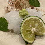 新屋敷 幸福論 - ・マナカツオとイカのお造り