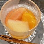 新屋敷 幸福論 - ・桃と桜桃、白桃のコンポート