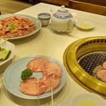 やきにく 燈火園 - 