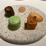 レストラン ヴァリエ - 伝統的なフランス菓子ワゴンサービス