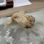 うを徳 - イシカゲ貝のにぎり