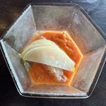 middle - シマアジと蓴菜のガスパチョに桃を添えて