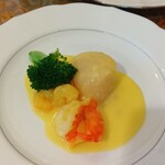 ちいさなれすとらん キャロット - ホタテと海老のサフランソース