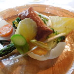 ラ・ターブル・ド・トリウミ - 前菜③野菜たっぷりの前菜をパイと共に