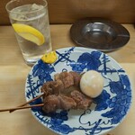 天満酒蔵 - 焼酎（麦、水割り）［270円］、すじ肉［140円］×2本、玉子［100円］
