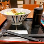 粉の蔵 - 奥久慈卵と納豆の釜玉うどん