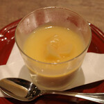 シチリアの朝市 - ランチのドルチェ（パンナコッタ桃のソース）