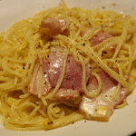 シチリアの朝市 - 軽く炙ったトウモロコシとベーコンのクリームソース