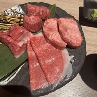 近江うし 焼肉 にくTATSU 青山本店 - 
