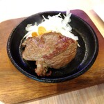 ビーフキッチンスタンド  - 名物ビフテキ