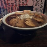 道しるべ - ラーメン(横から)