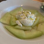 AURELIO - ブッラータチーズと青森産マスクメロン