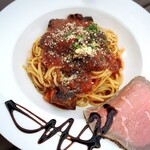 カフェテラス 空と樹 - 国産牛スジ煮込みのトマトソース