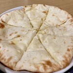 アジアンカレーアンドナン - チーズナン