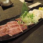 豚小家 - もつ刺し３点盛り