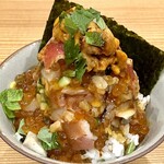 Dontsuki - 漁師めし(上)卵黄醤油掛け