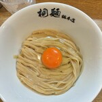中華そば 桐麺 総本店 - きれいな黄身の色