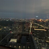 ザ タヴァン グリル＆ラウンジ - 
