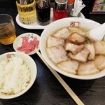 喜多方ラーメン 坂内 - 全体図。