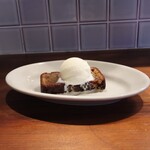 Hachihare - ラムバナナブレッド ミルクジェラート乗せ