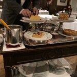 シェ・イノ - ケーキのワゴンサービス