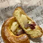 DONQ - ブリオッシュフィユテ(ポワール&グリオット) ¥324