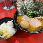 家系総本山 吉村家 - 