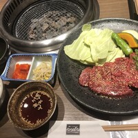 焼肉・しゃぶしゃぶ たちばな ヒルトンプラザイースト店 - 