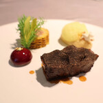 ASAHINA Gastronome - 【Viande　肉料理】
      ・黒毛和牛フィレ肉&トウモロコシ
      ポワレにし、甘みのあるゴールドラッシュ
      トウモロコシのファルシ、滑らかなポレンタ
      