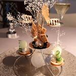 ASAHINA Gastronome - 【Notre tour d' Amuse-bouche アミューズ】
      ・鮎のリエット
      ・天使の海老のカネロニ
      ・ハモンセラーノのディップ ケシノミと白胡麻のラバッシュ