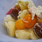 こなから - トマトと桃とカニのサラダ風
