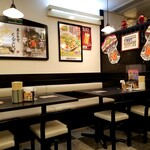 喜多方ラーメン 坂内 - 店内光景。
