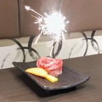 焼肉 わがんせ - 店からのお祝いの一皿♪(ハッピバースデイトゥユ〜♪)