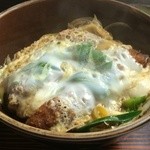 銀杏庵 - ミニサイズのカツ丼、半熟玉子でウンマイ