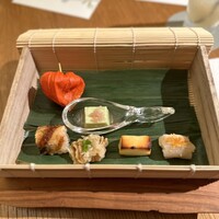 銀座ろくさん亭 - ①チーズ黄金焼、枝豆豆腐、トマト甲州煮、帆立酒盗香煎、鱧南蛮漬、鰻寿司