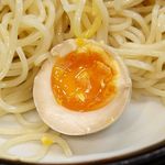 学舎 麺乃家 - 煮玉子（断面）