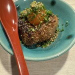 炭火いわ田 - 黒王の旨味がしみ込んだ焼きおにぎり