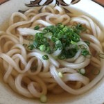 味庄 - 相変わらずいりこだしがガツンと効いたかけうどん。美味です♬