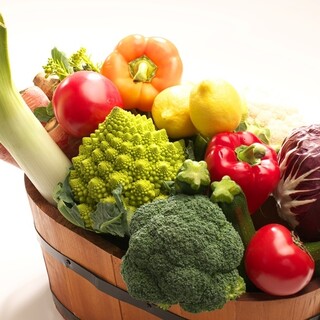 シェフの地元でとれた【無農薬野菜】を使用しております！