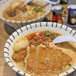 濃口背脂味噌らーめんと餃子 大福帳 - 味玉パイコー担々麺