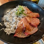 神田魚金 - 鰤しらす丼
