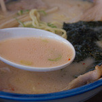 ら～めん蔵 - １－２）ホホ肉（網走産・限定）チャーシュー麺（しお）のスープ