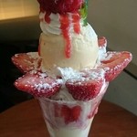 あまおうパフェ