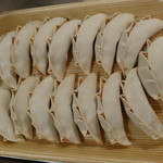 辻肉店 - 冷凍のジャンボ餃子（１個、５０円）