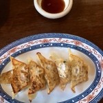 恵比須 - 満腹・焼きめしセットの餃子５個。