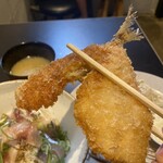 食堂 はまかに - 箸で持ち上げるとホロホロ崩れそうになる